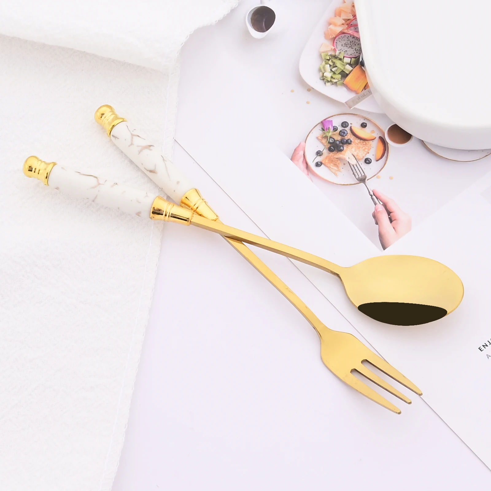 12 pezzi: set di posate creati - Food Snacks That Are Green recensione e prezzo